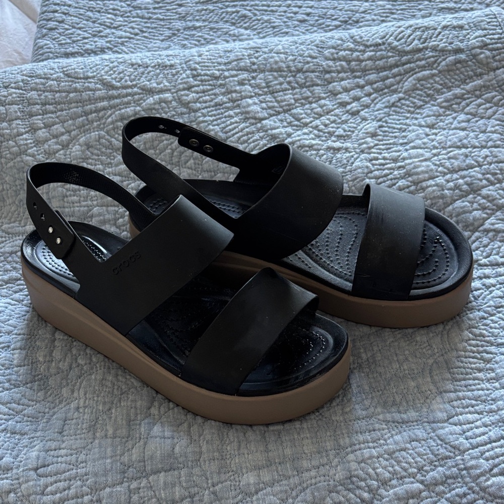 Platform Slingback Sandals in Black and Tan! Crocs!!